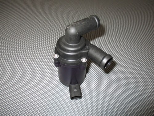 VW T5 Multivan Facelift Zusatzwasserpumpe Standheizung Webasto 7E0965561