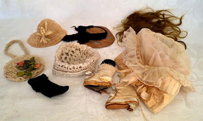 ANTIQUE DOLL ACCESSORIES SHOES, WIG, HATS & PURSE FRENCH GERMAN DOLL $33.33