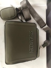 green steve madden crossbody purse with wallet great condition