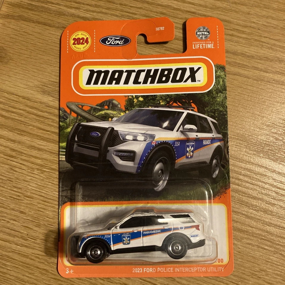 MATCHBOX 2024 36 WHITE & 2025 #75 BLACK 2023 FORD POLICE EXPLORER UTILITY  4 PCS - Image 4 of 4