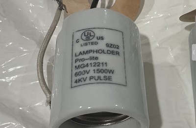 Ceramic Medium Base Lamp Light Socket 4kV Pulse Lampholder 600V 1500W