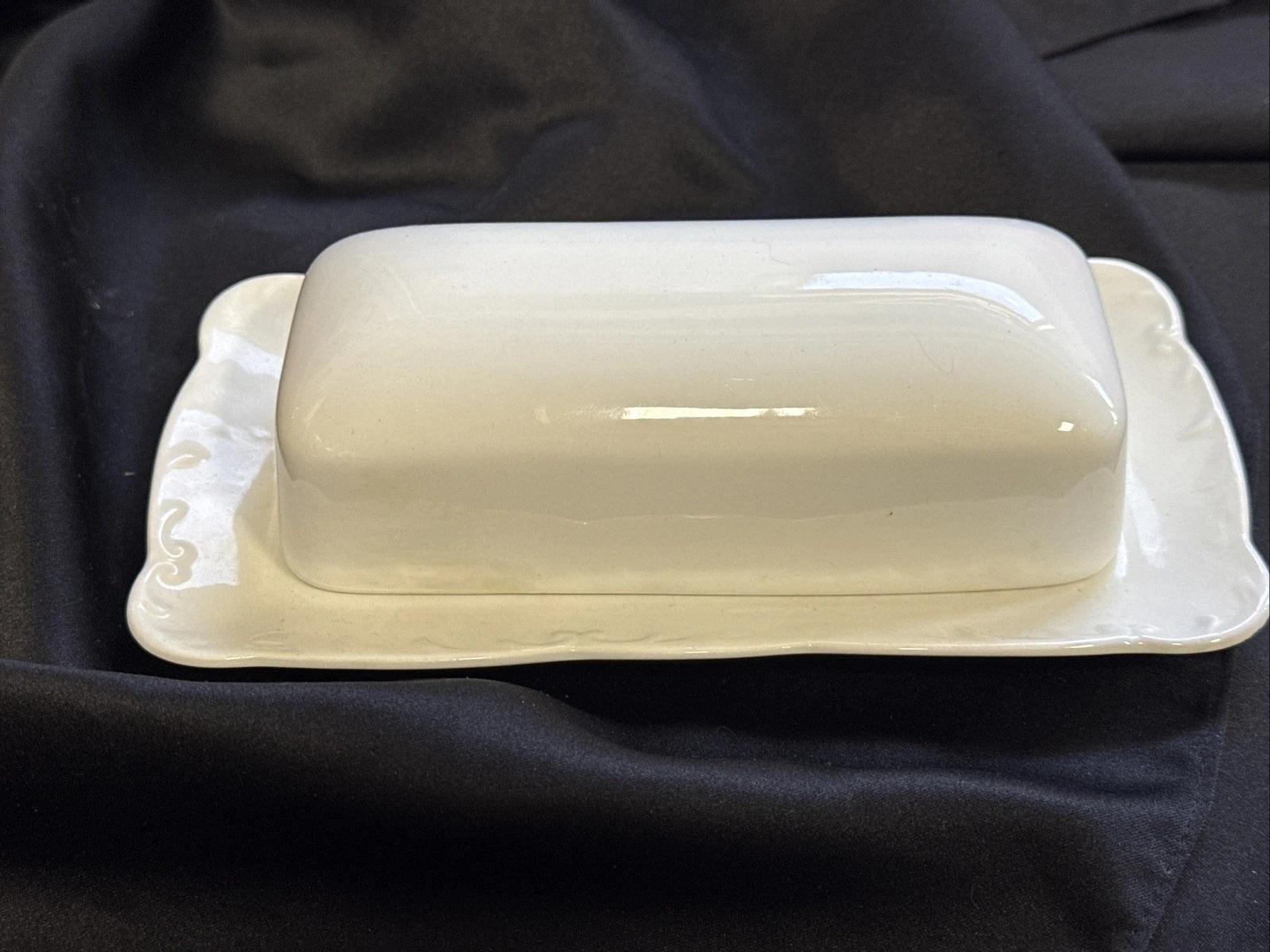 Vintage J&G Meakin Sterling Colonial English Ironstone Covered Butter Dish RARE