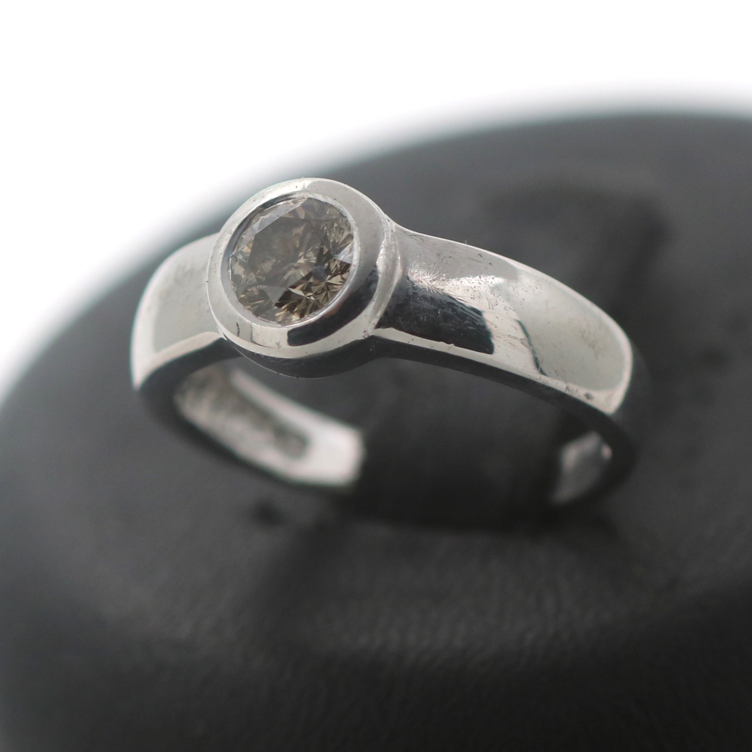 0.50 ct solitaire brilliant ring 585 gold 14 kt white gold value 2200,-
