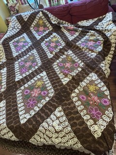 Vintage Brown Diamonds & Floral Swirls Chenille Bedspread 90”W x 96”L Queen