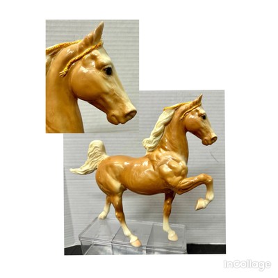 Vintage 1962-71 Glossy Commander The Five Gaiter Palomino Stallion #53 Chip Ear
