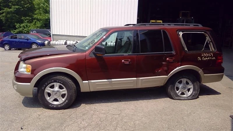 Passenger Corner/Park Light Fog-driving Fits 03-06 EXPEDITION 335890 - Image 2 of 4