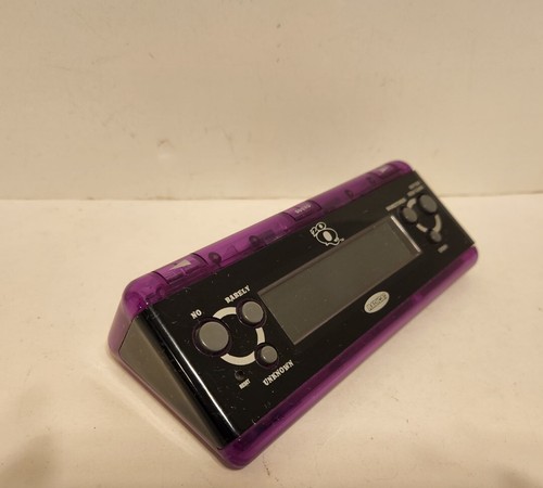 Radica 20 Questions PURPLE 2005 Big Screen Electronic Handheld Game 20Q Working - Picture 3 of 10