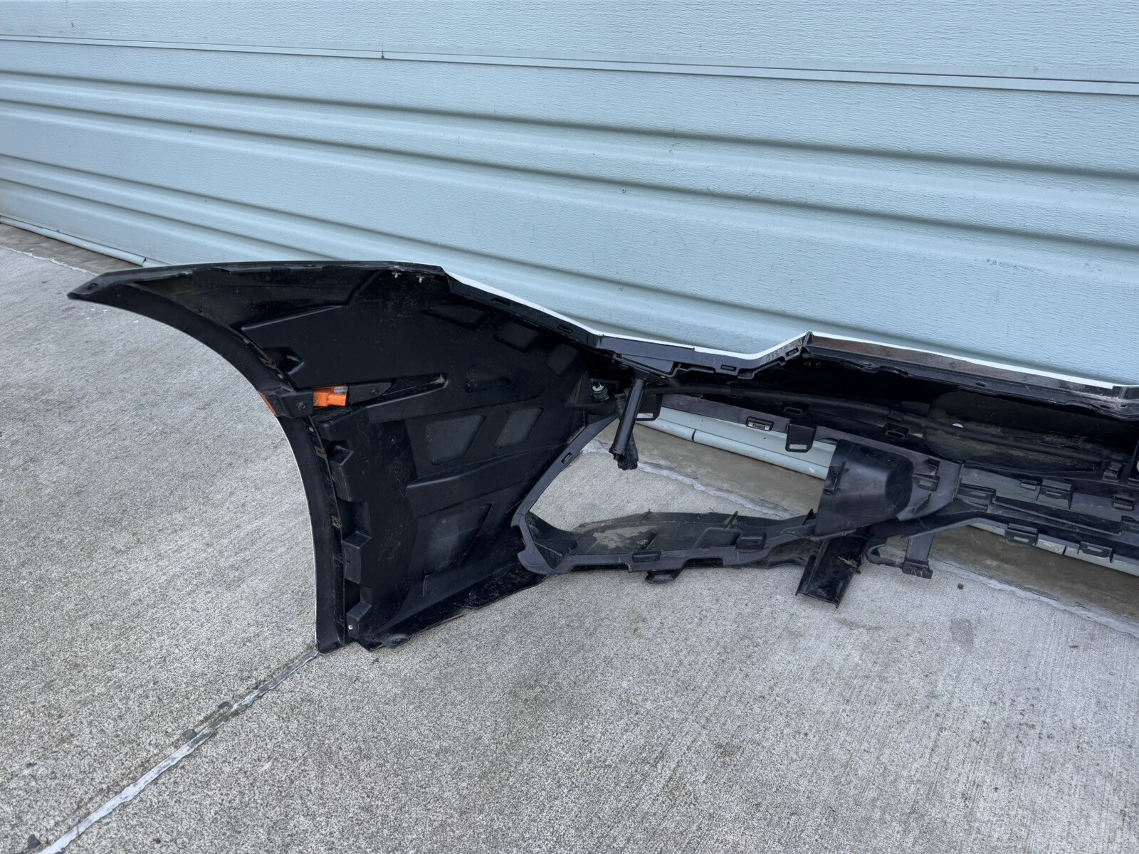 2014-2019 LAMBORGHINI HURACAN LP580 FRONT BUMPER COVER 400807437 OEM