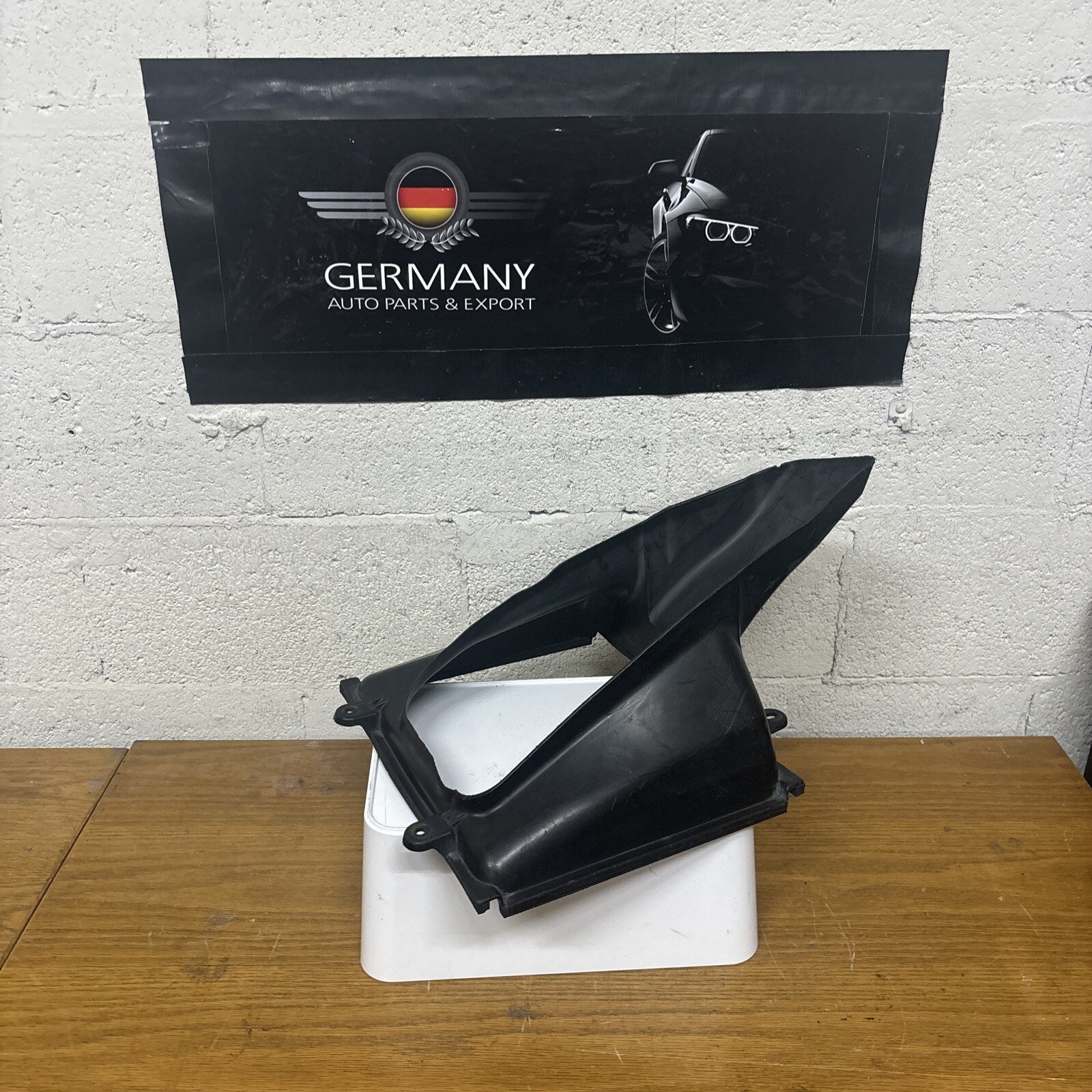 2014-21 Right Intercooler Air Duct Shroud  Maserati Quattroporte 670037774 #945