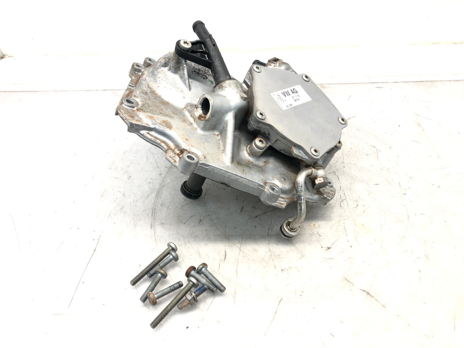 2014-2018 BENTLEY FLYING SPUR 4.0L V8 ENGINE CYLINDER HEAD TIMING CHAIN COVER OE