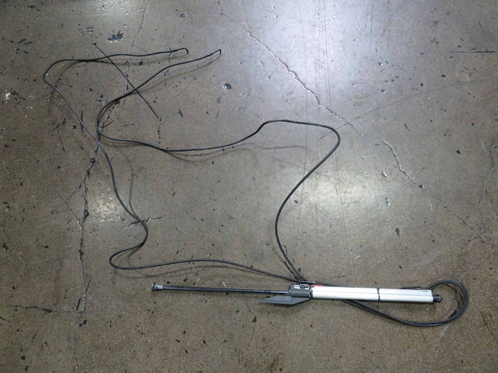 Maserati Granturismo RH, Tonneau Hydraulic Lift Cylinder Ram, Used, 83084600