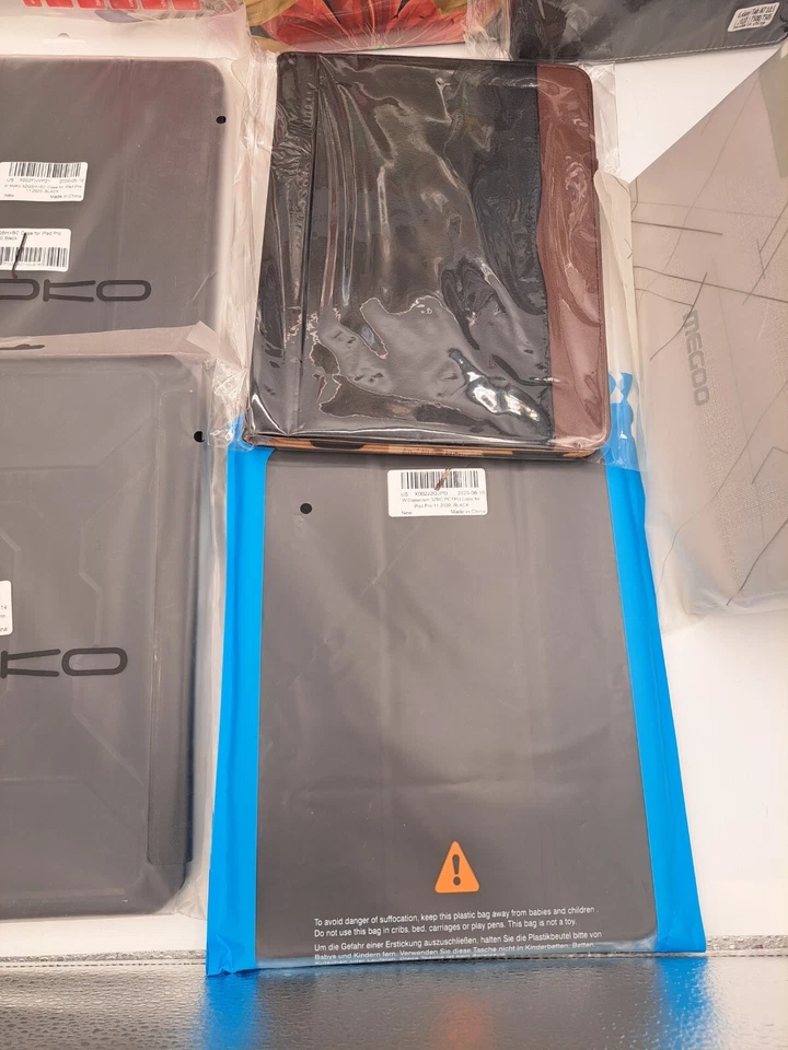 LOTE de 8 fundas/estuches nuevos para portátil, tableta. SUEÑO DE REVENDEDORES.  Foto 2 de 4