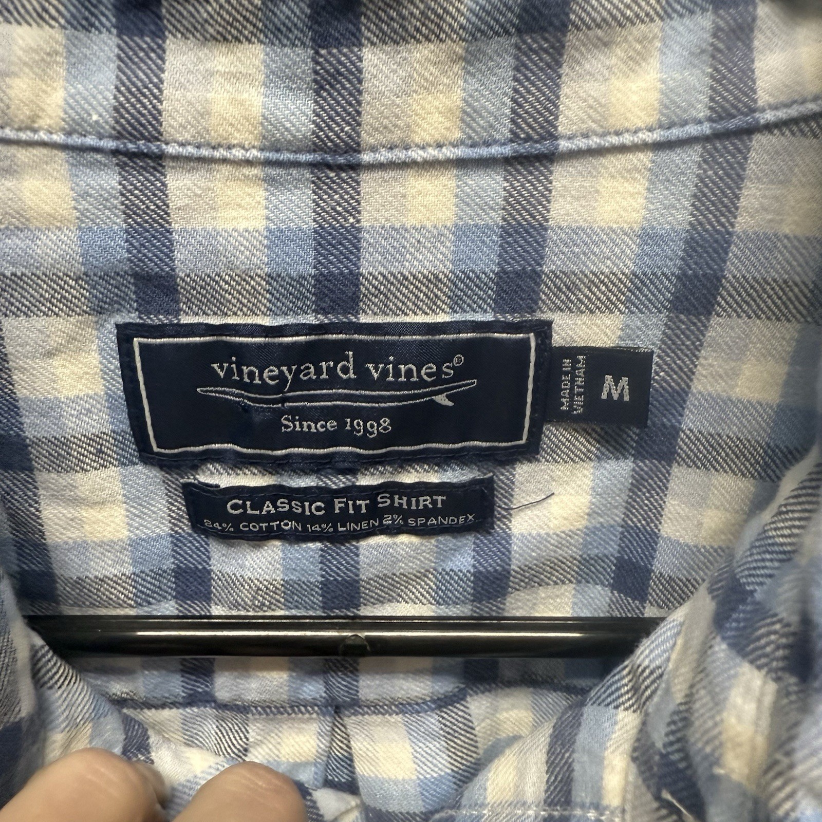vineyard vines button down medium - image 2