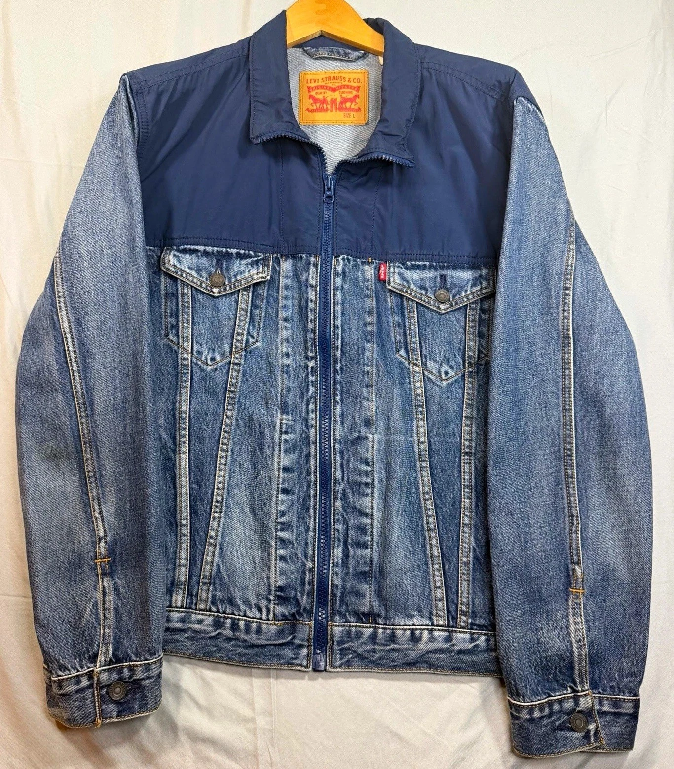 Levi Strauss & Co. Men’s Blue Denim Trucker Jacket Full Zip, Pockets L image 1