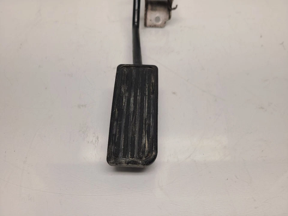 Honda Accord 2001 (2,3 L/MT) pedal acelerador - accionado por cable Foto 2 de 4