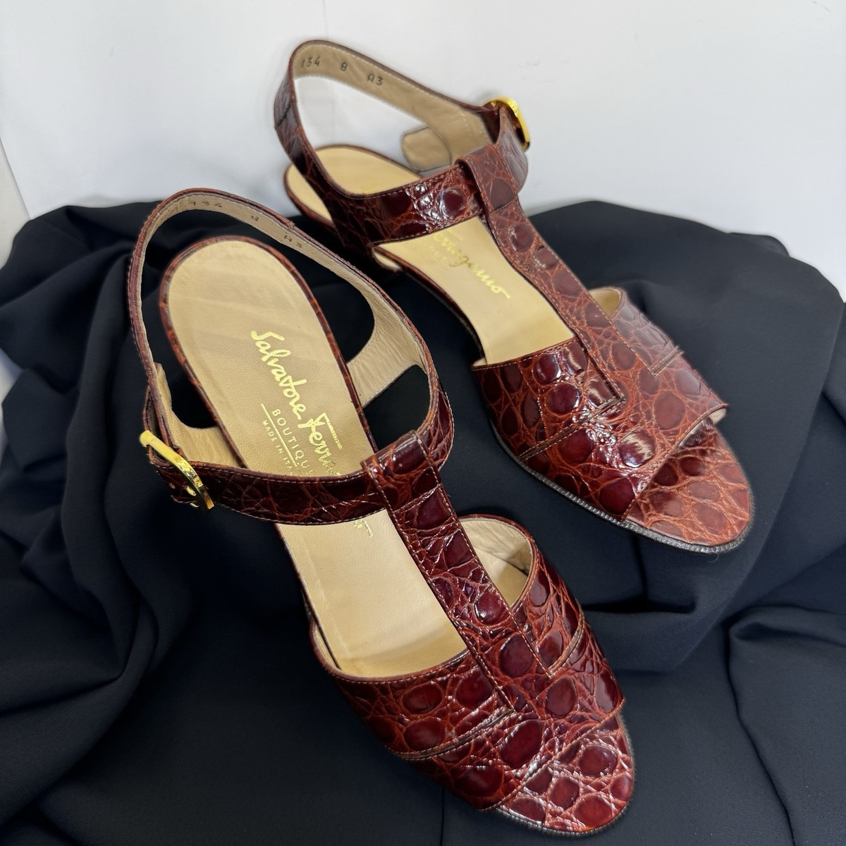 サンダル・ミュール FERRAGAMO Dark brown leather Atena sandals Brown Heeled sandals 'Atena' FERRAGAMO - Vitkac AS