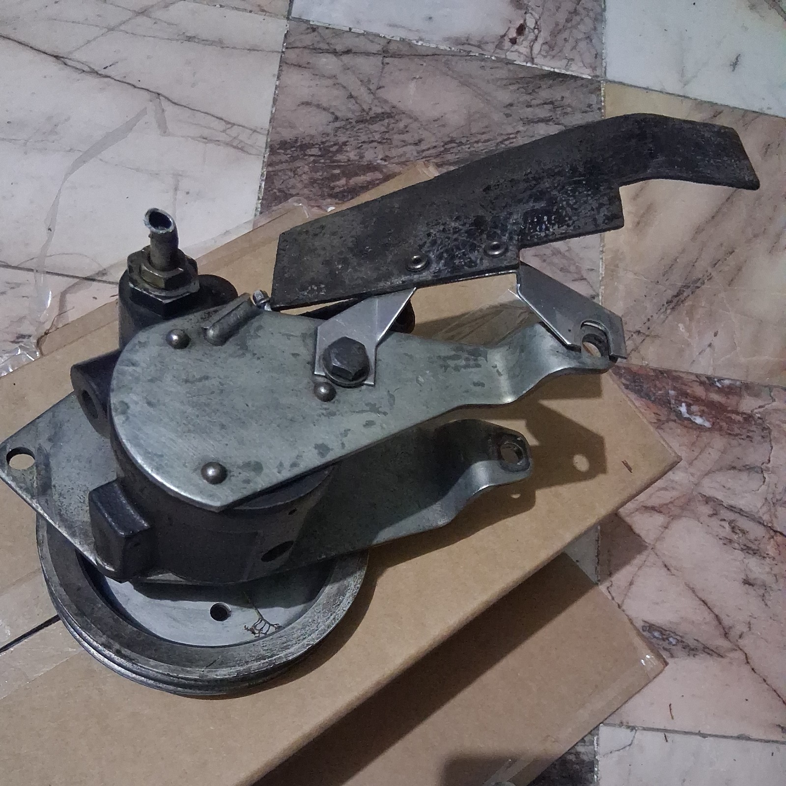 Rolls-Royce and Bentley Power steering pump. 1987-2003