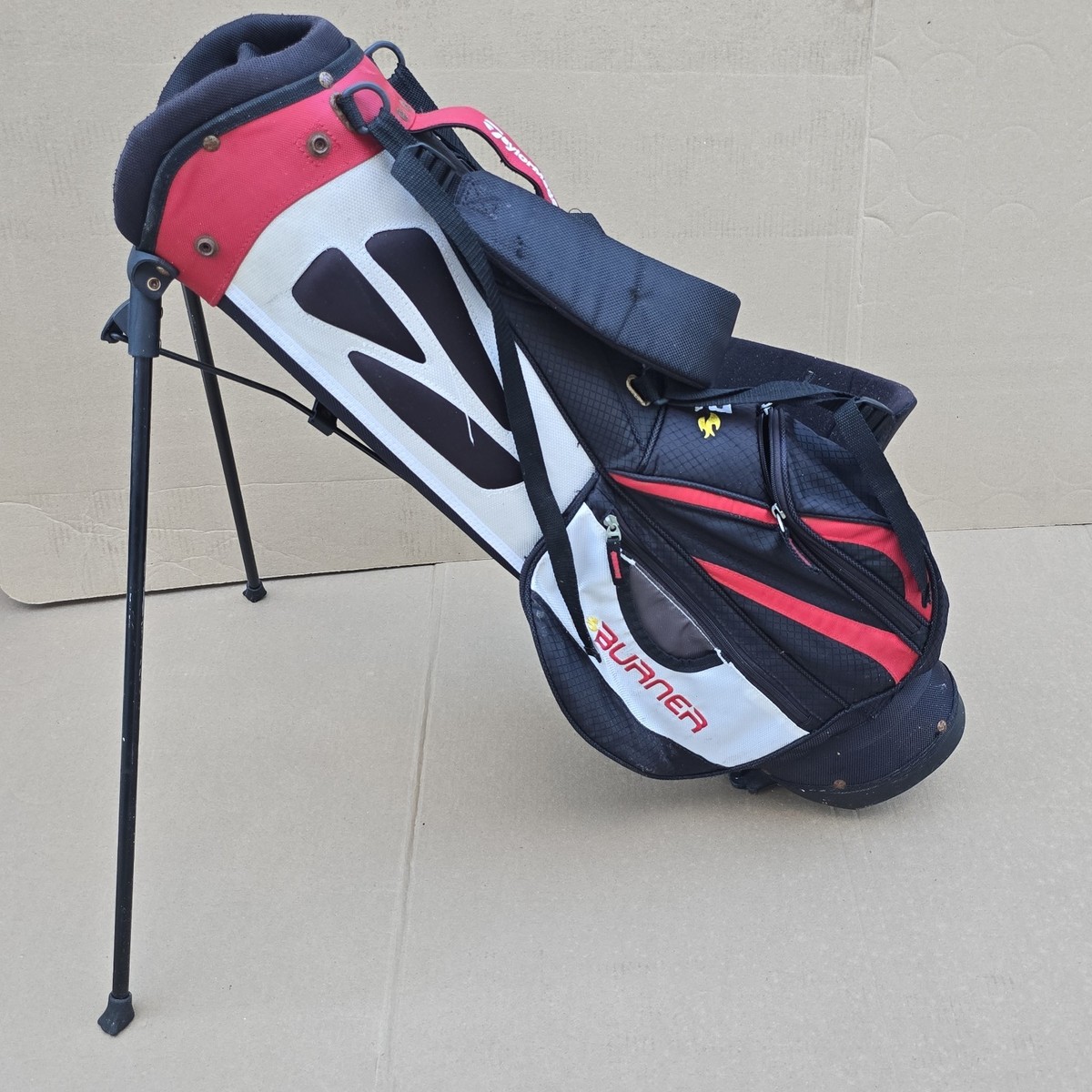 TaylorMade Burner Golf Stand Bag Black White Red 32” Lightweight 5