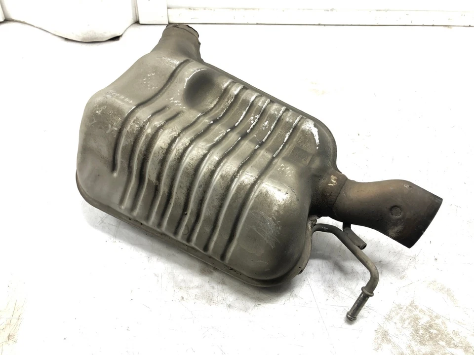 Mercedes-Benz CLS550 2012-2018 4,6 L silenciador escape trasero izquierdo fabricante de equipos originales. Foto 2 de 4