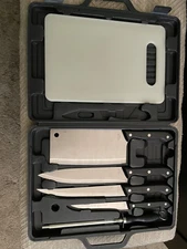 4-Piece Kitchen Chef Knife Set in Carry Case / Stainless Steel w/chopping Board