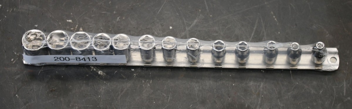 CAT 200-8413 13-Piece Socket Set 1/4 Drive METRIC 4-15 mm 6-Point