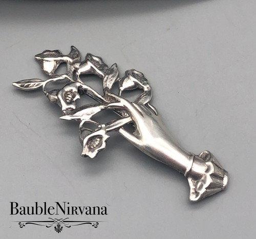 Spilla spilla vintage argento sterling figurativa che tiene a mano mazzo di fiori campana - Foto 2 di 4