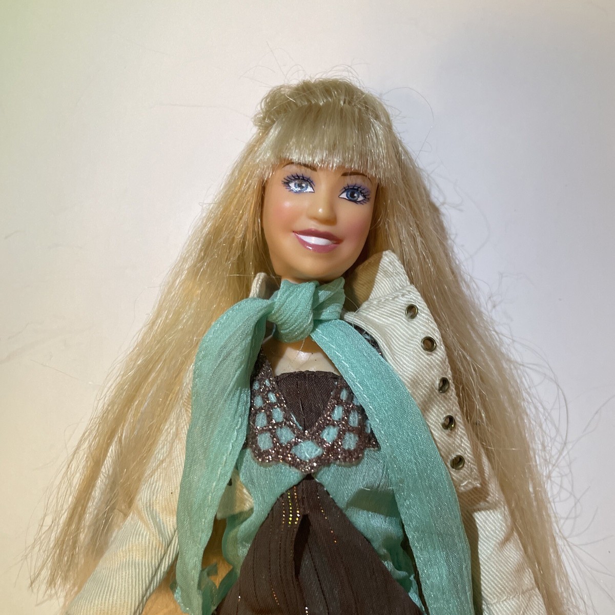Hannah Montana Doll With Outfit Clothes Jacket | eBay