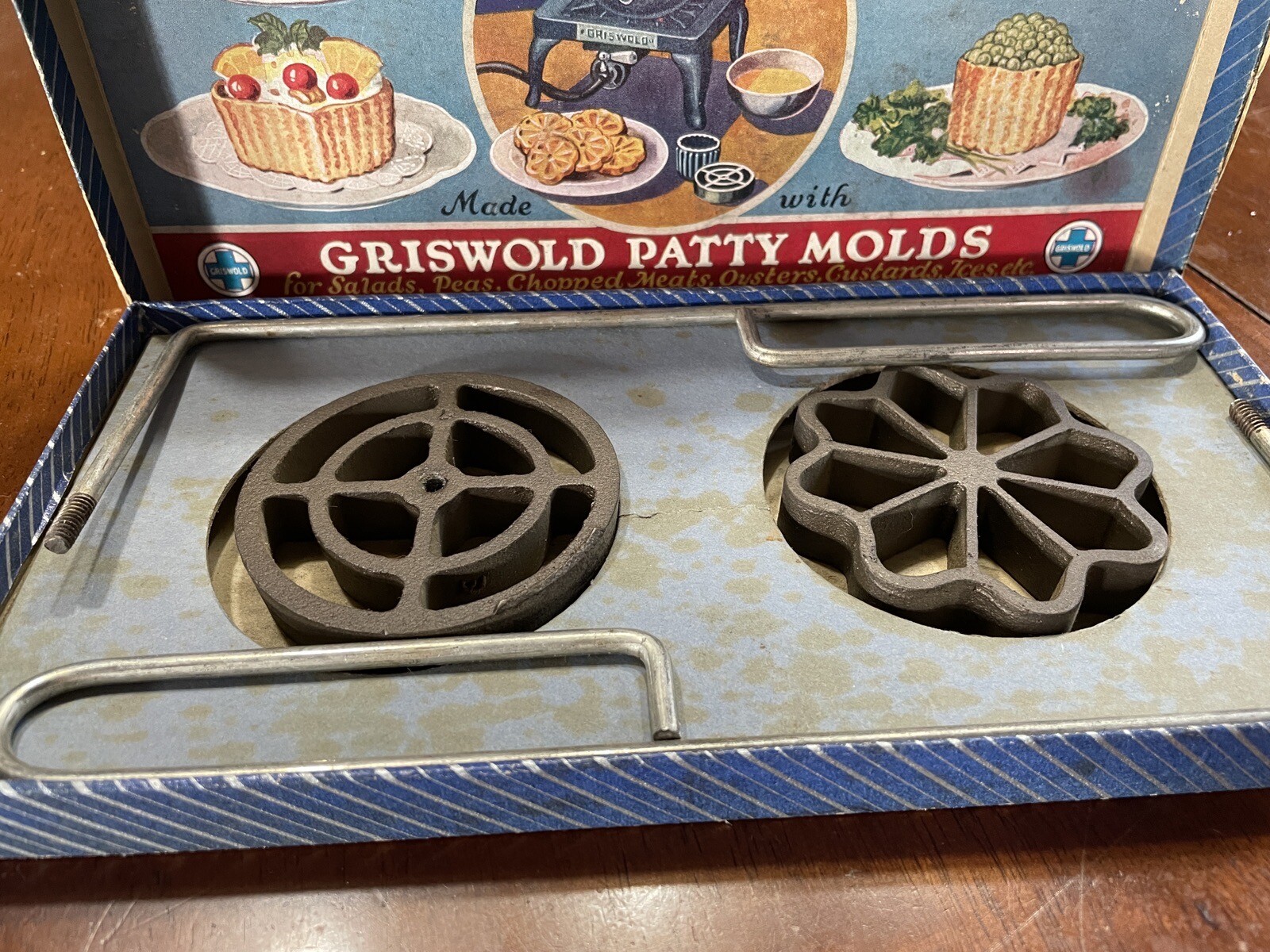Griswold Famous Vintage Patty Molds Set In Original Box Cast Iron Set 1