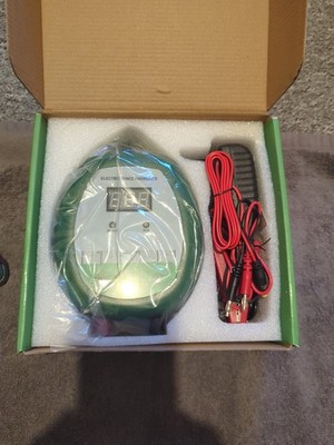 Pulse Elektrozaun Energizer Ladegerät 12K mit rot/schwarzen Stromkabeln neu. 