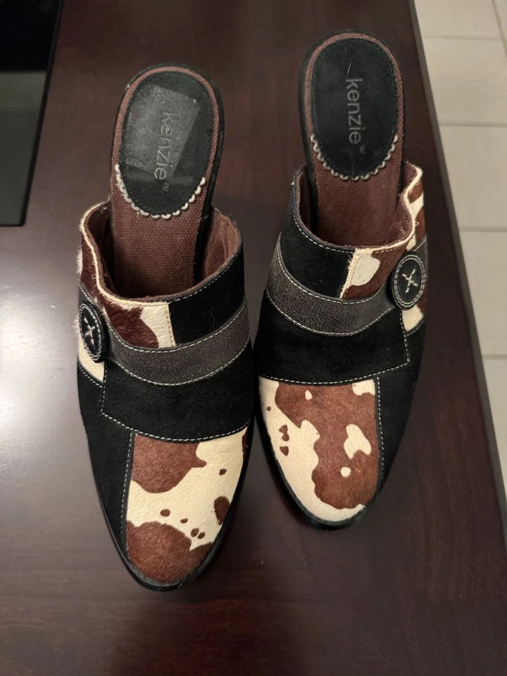 Sandalias de mula Kenzie vintage Y2K años 90 retazos pelo de becerro estampado de vaca 10M Foto 2 de 3