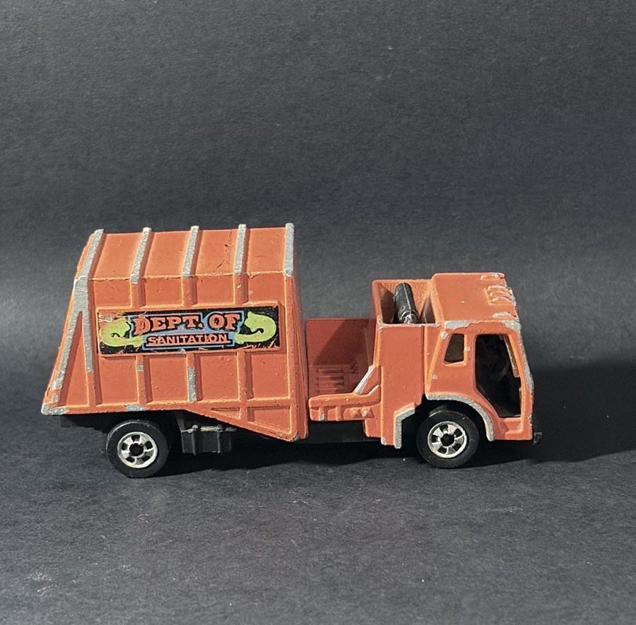 ミニカー Hot Wheels TRASH TRUCK 1982 Hot Wheels Vintage '82 Trash Truck Sanitation Department - Orange