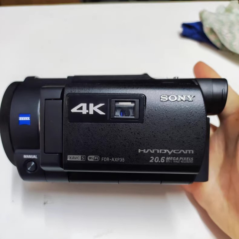 SONY FDR-AXP35 4K Video Cam Handycamer 10x Optical Zoom Built-in