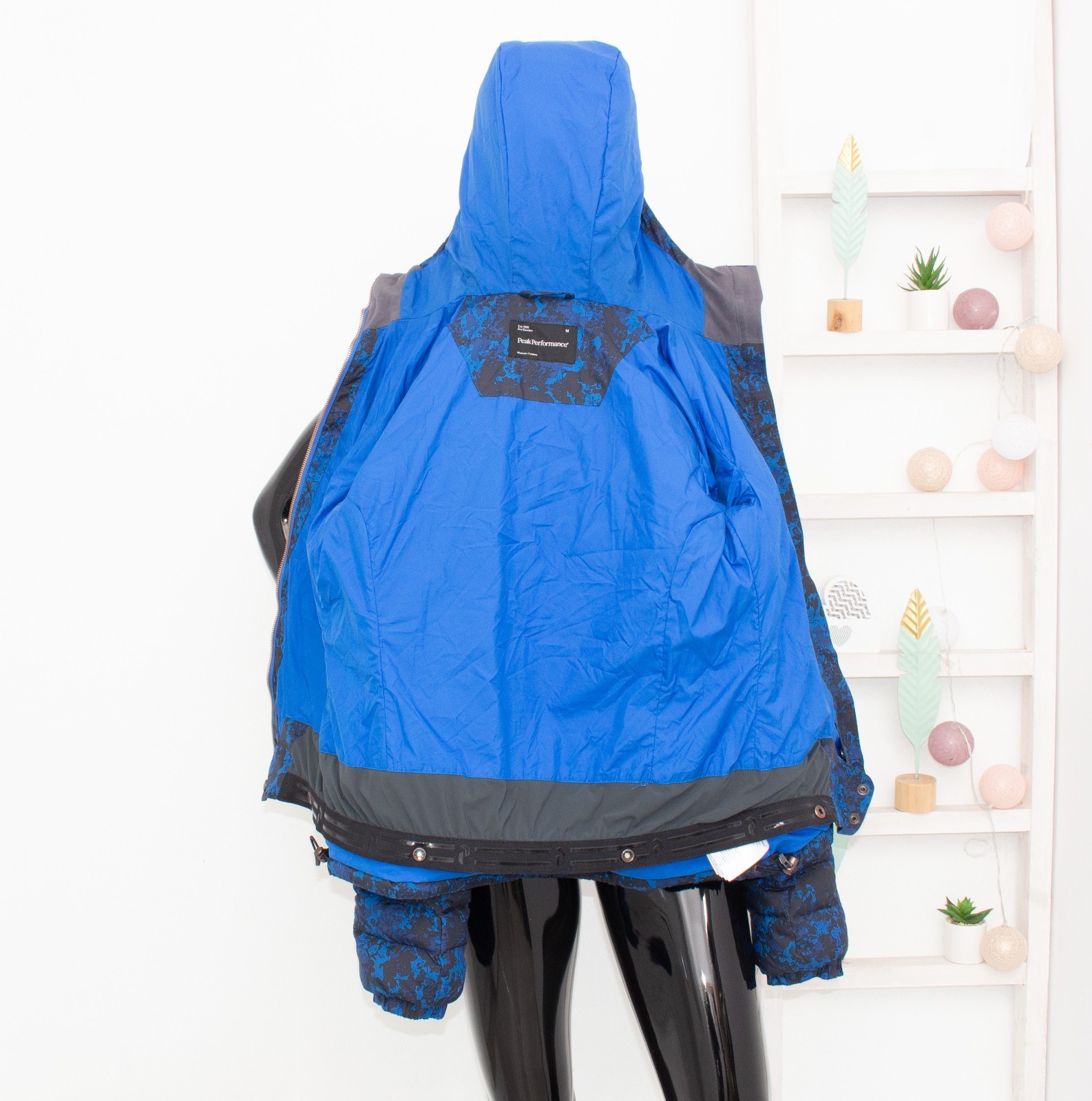 PEAK PERFORMANCE Down Jacket Bagnes Print Blue Ca… - image 11