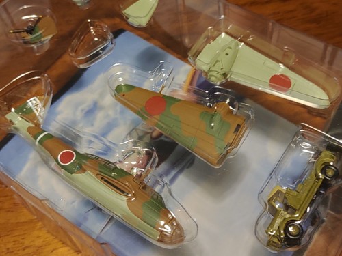 Engine Starter Attached Cafe Leo Big Bird 4 1/144 99 Type Double Light Bomber 11 - Picture 3 of 6