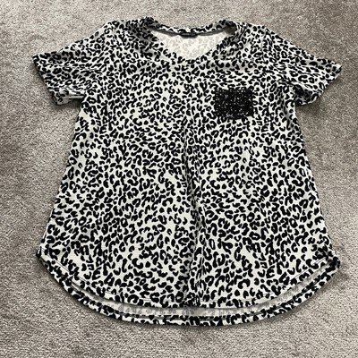 Heimish USA Crepe Blouse Womens Black White Leopard V-Neck Beaded Pocket Casual