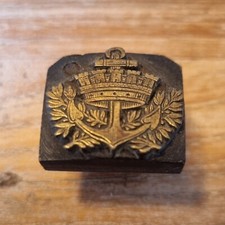 Fer à Dorer Bronze Couronne Murale Et Ancre. Fleuron en Bronze