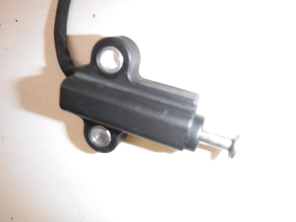 01-04 SUZUKI INTRUDER VOLUSIA VL800 SOPORTE LATERAL Foto 2 de 3