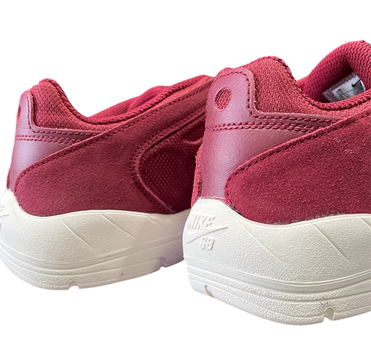 Size 10 Nike SB Vertebrae Skateboarding Shoes \'Team Red\' FD4691-600 NEW Vertebrae Nike SB Mens Shoes in teamred-sail-teamred-sail  main image 4