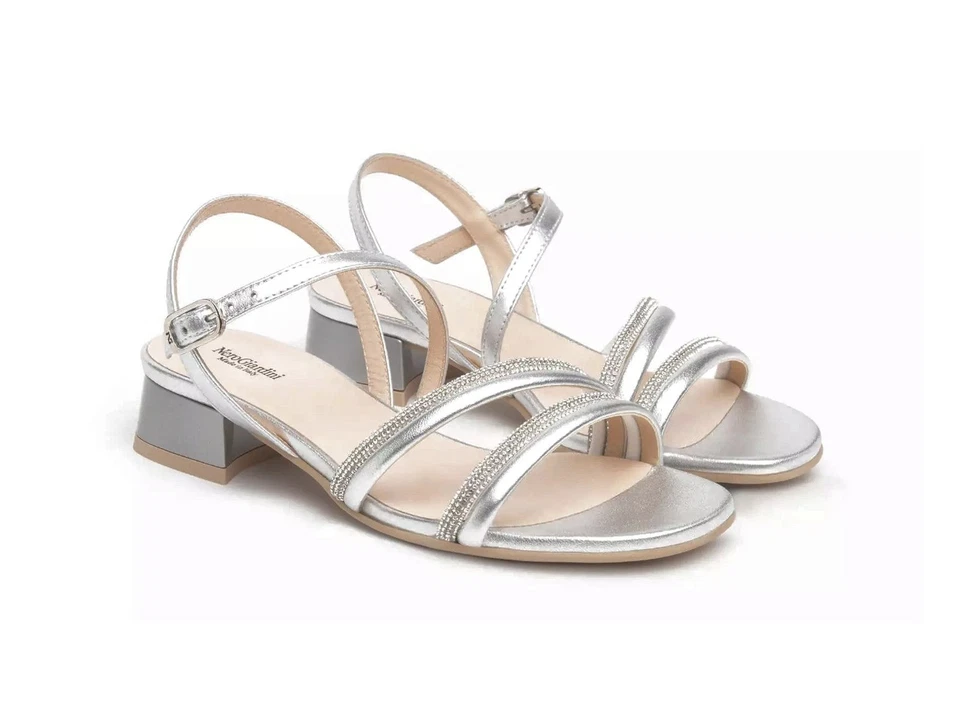 NeroGiardini Sandali Donna Made in Italy Tacco Basso con Strass Colore Argento - Immagine 2 di 4