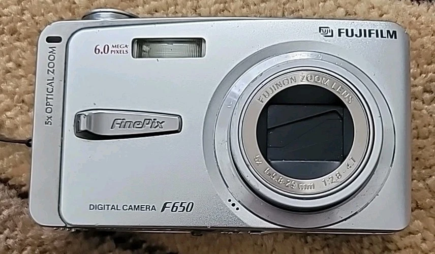 Fujifilm FinePix F650, photo 1 of 5