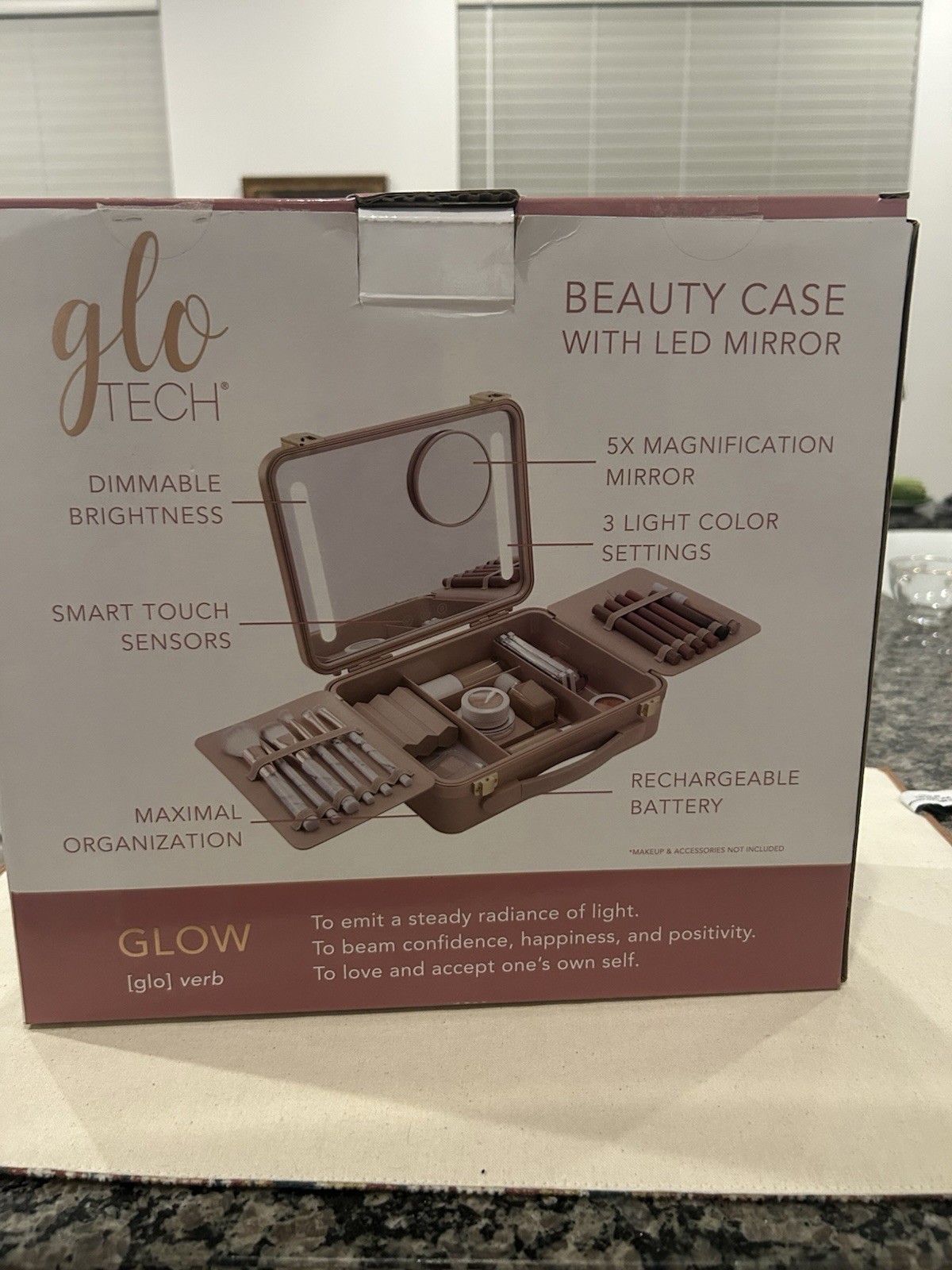 Glo Tech Beauty Case with LED Mirror Pink New in Box