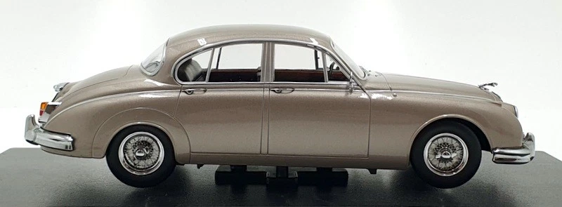 KK 1/18 Scale Diecast KKDC181011 - 1959 Jaguar MK II 3.8 LHD - Pearl SIlver - Image 3 of 4