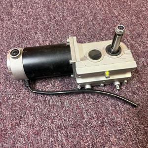 1:32 Gear Ratio DC Motor with Right Angle Gearbox