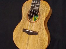 BIG ISLAND U-MO-CTS Big Island Concert Size Hawaiian Mango Wood Ukulele