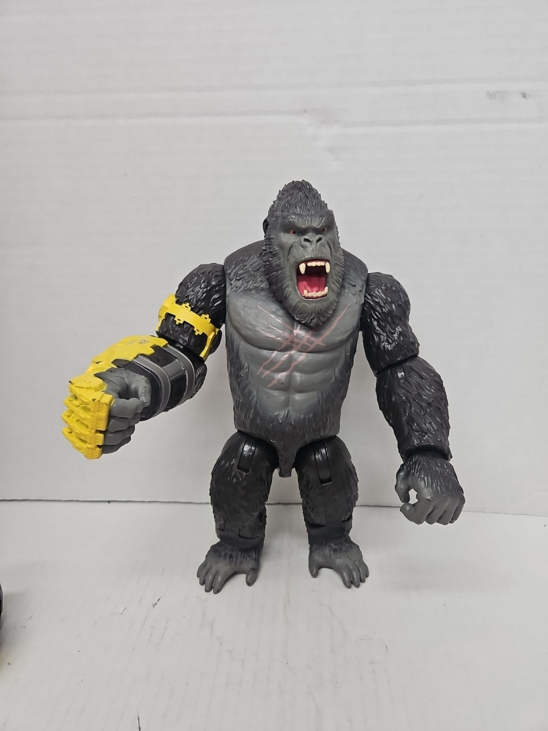 Giant 11 Inch Kong Action Figure with BEAST Glove Godzilla x Kong 2024 Loose  