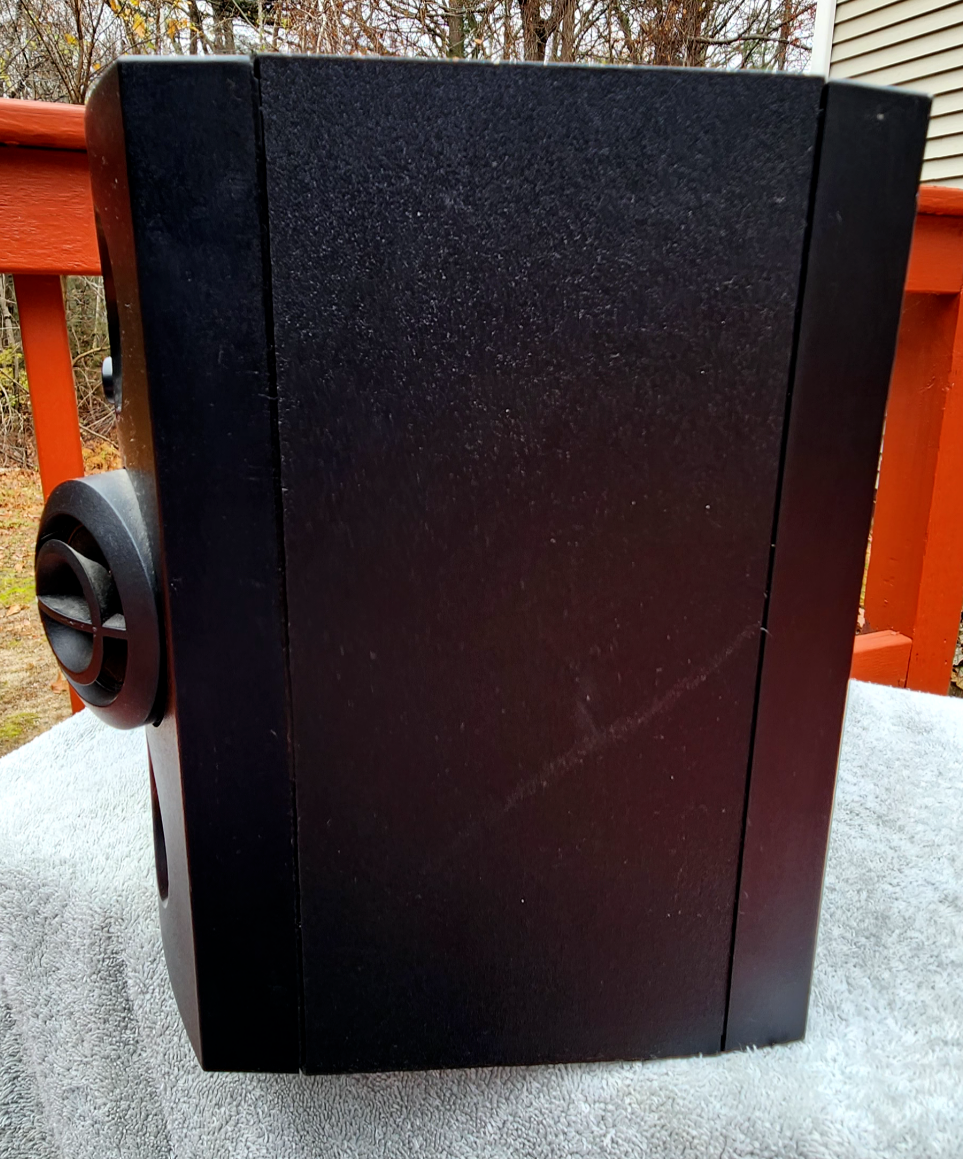 Bose 301 V Series Direct Reflecting Bookshelf Speakers Bose 301 V Series Direct Reflecting Bookshelf Speakers