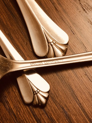 Oneida Community Betty Crocker Flauto Reale Cucchiai da Zuppa Ovali 8 Posti 6 7/8" - Foto 4 di 5