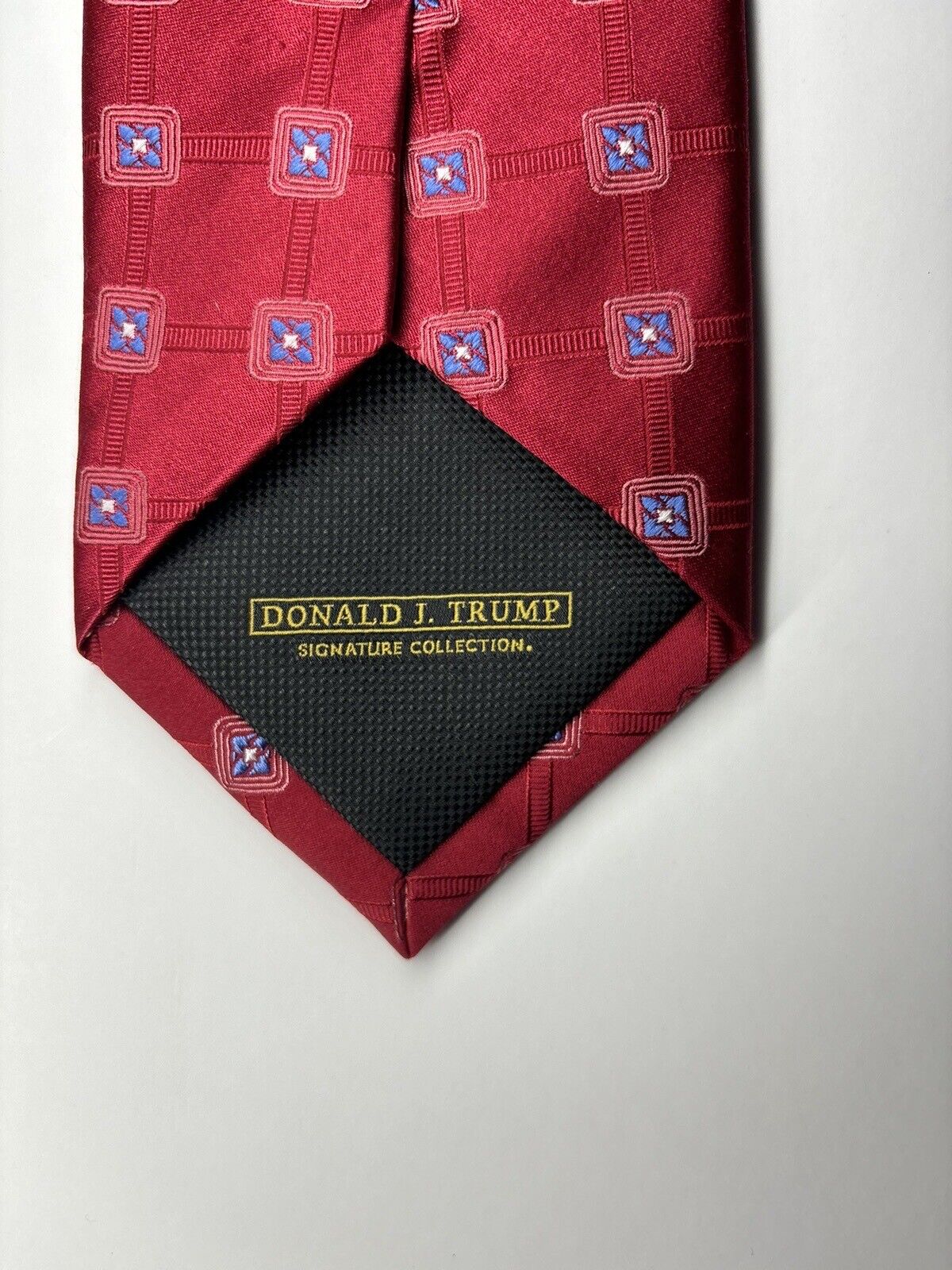 DONALD TRUMP Tie Red Geometric Tie Signature Collection