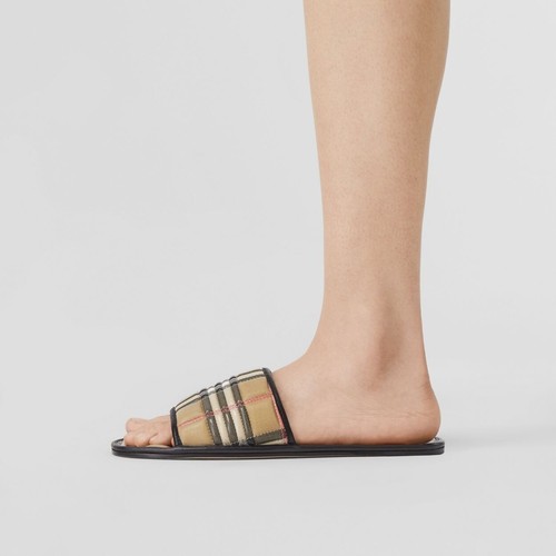 NEW BURBERRY Beige Nova Check Quilted Lambskin Leather Flat Slides Size EU38 - Picture 4 of 14