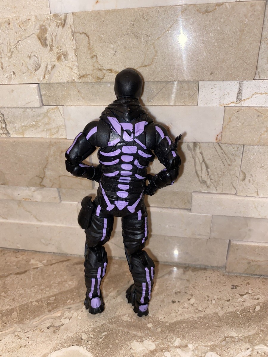 フォートナイト フィギュアセット Peely & Skull Trooper Amazon.com: McFarlane Toys Fortnite Skull Trooper Premium